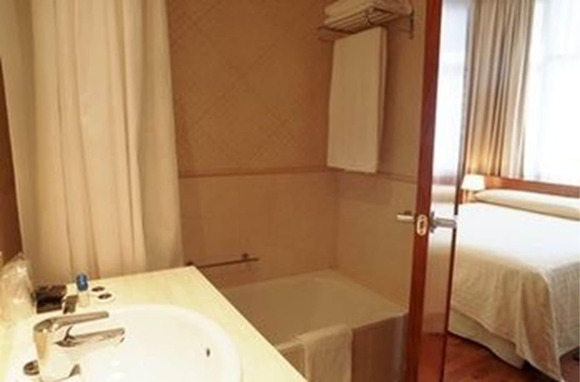 Itc Barcelona By Soho Boutique Hotel Exterior photo